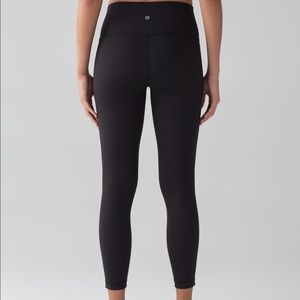 Lululemon size 6 EUC Wunder Under 7/8 Pant (25 in)